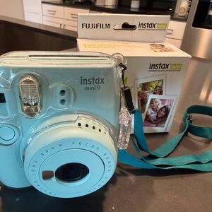 NWOT Fujifilm Instax Mini 9 - Light Blue w film